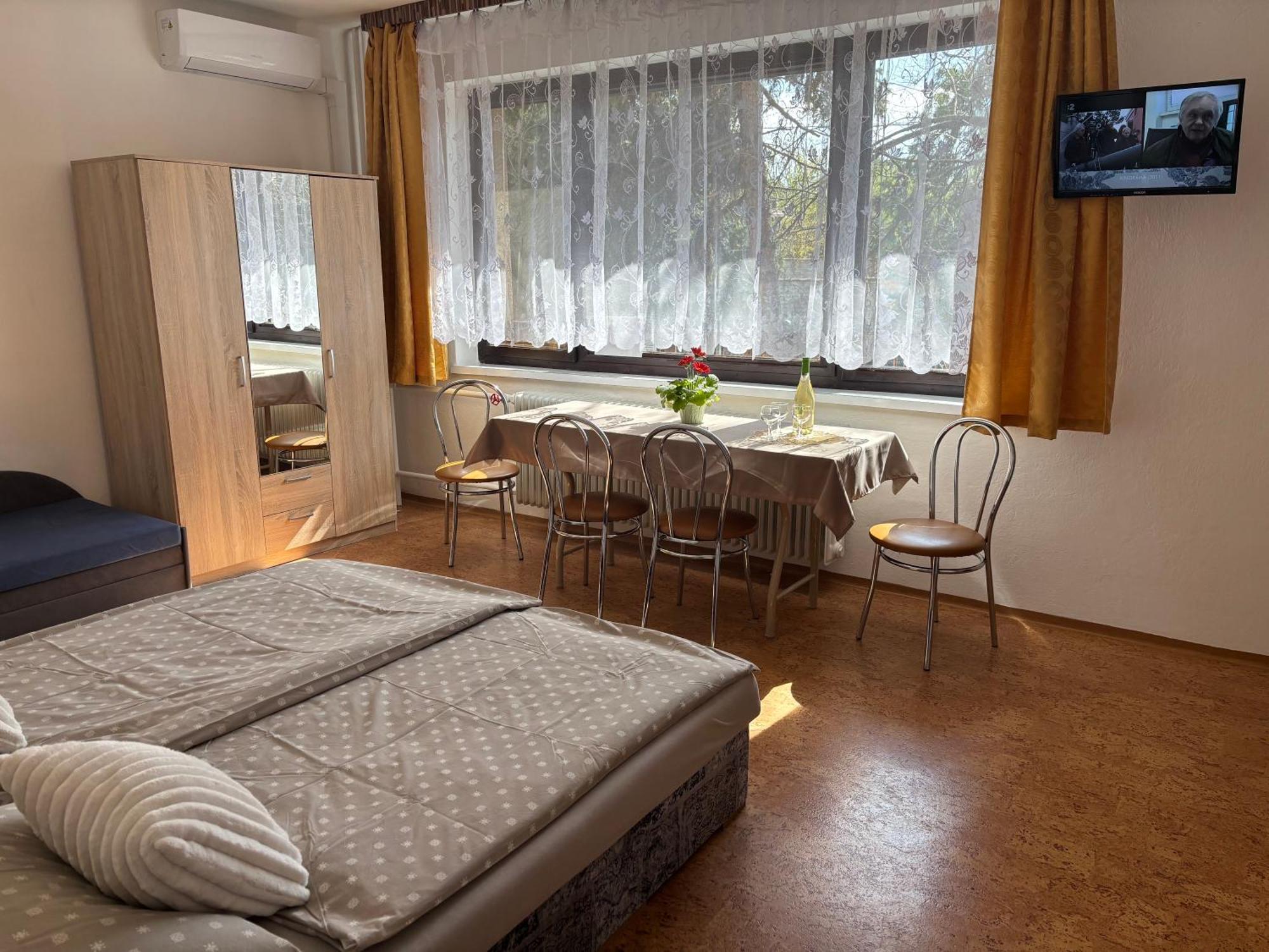 Apartmanovy Dom Grand Sturovo Exterior photo