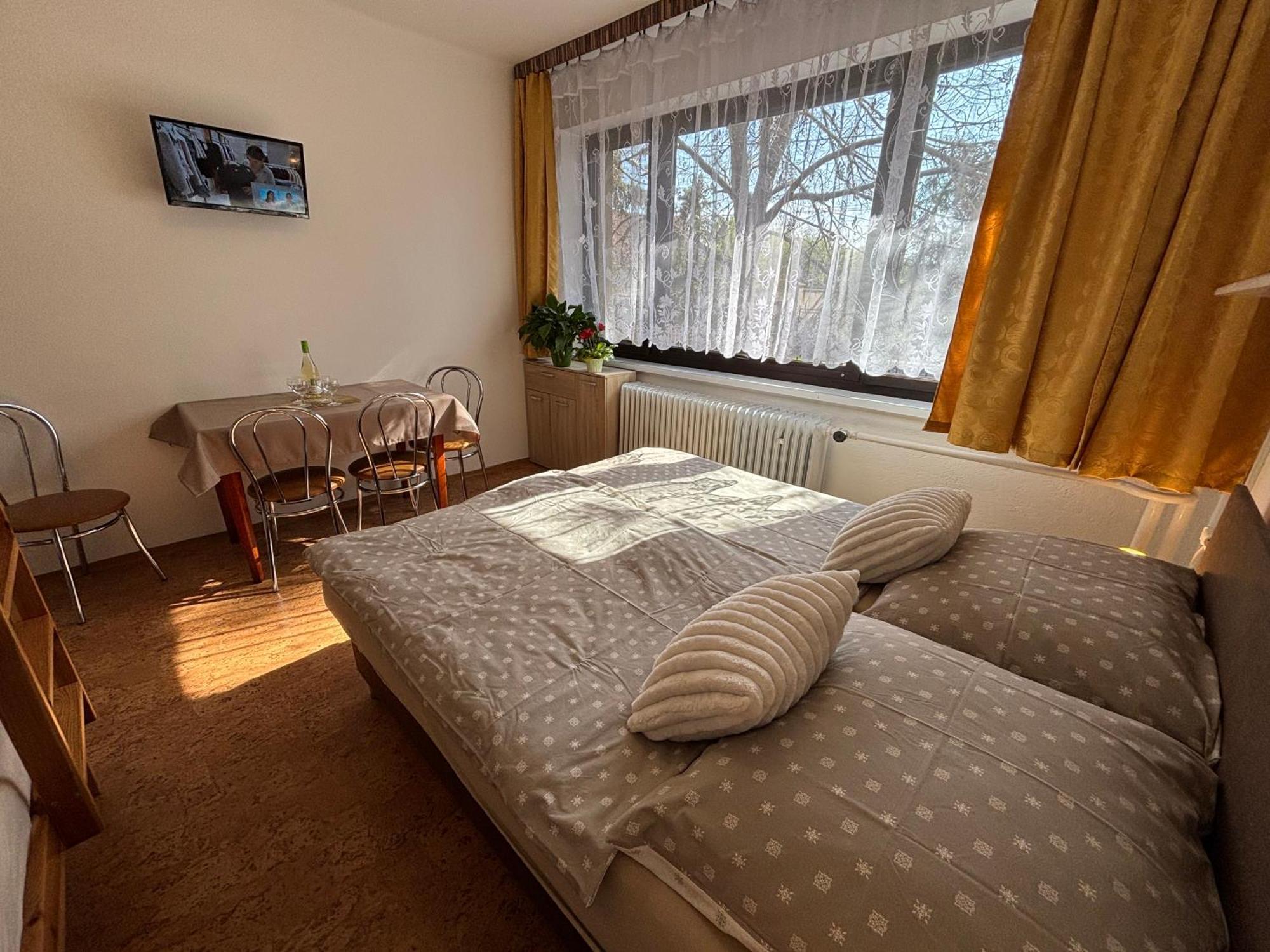 Apartmanovy Dom Grand Sturovo Exterior photo