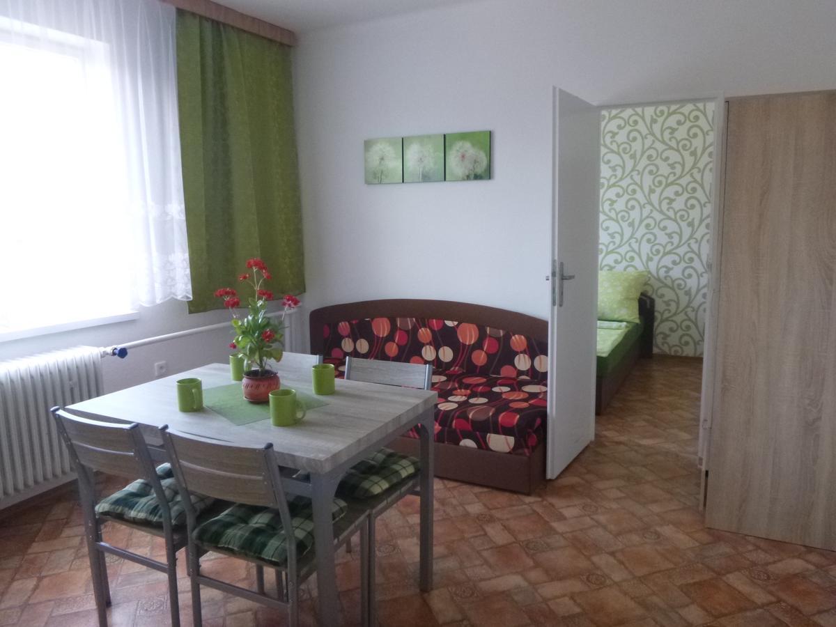 Apartmanovy Dom Grand Sturovo Exterior photo